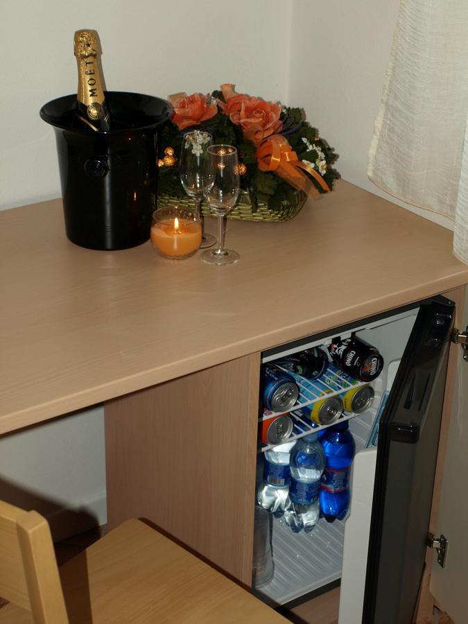 Hotel Karol Монца Экстерьер фото